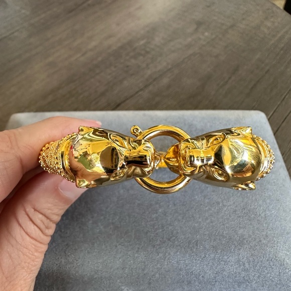 Vintage Joan Rivers Gold Dual Panther Head Bracelet. - Picture 5 of 5